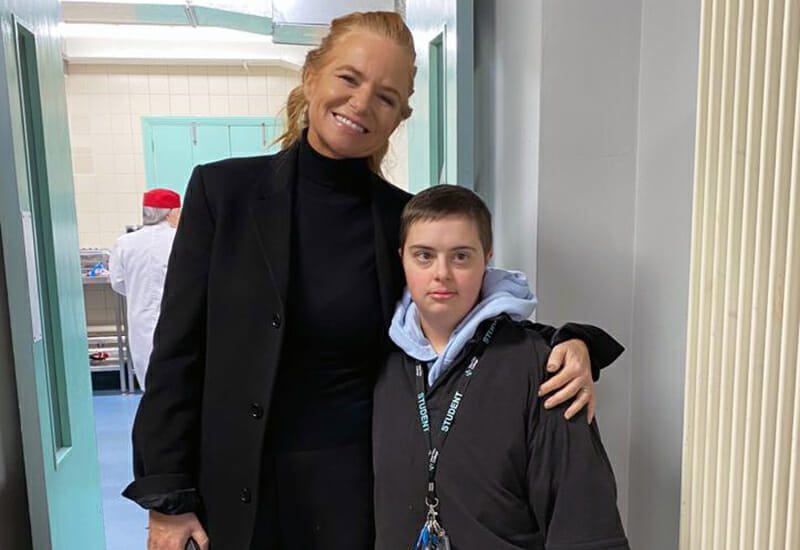 Dancing on Ice and EastEnders’ favourite Patsy Palmer dropped in to New City College’s Cherry Tree Café this week after making it through the first round of the TV show.