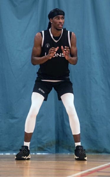 Rising basketball star Josiah Asantewa-Philip has found amazing success since joining New City College. He has just been named slam dunk champion in the Hoopsfix All-Star Classic contest and has won a scholarship to play basketball in the USA.